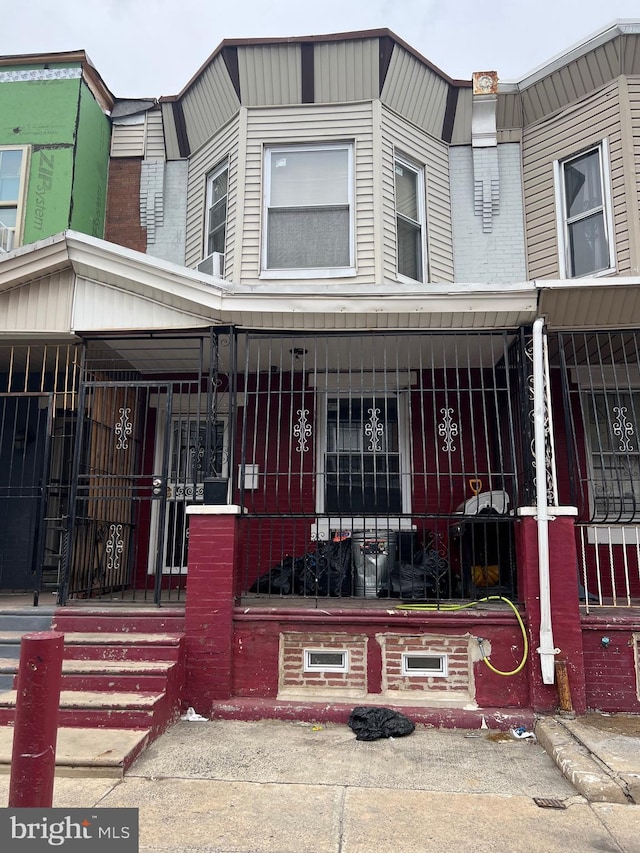 3952 N Franklin St, Philadelphia, PA 19140 - townhome / multi-family property with covered porch