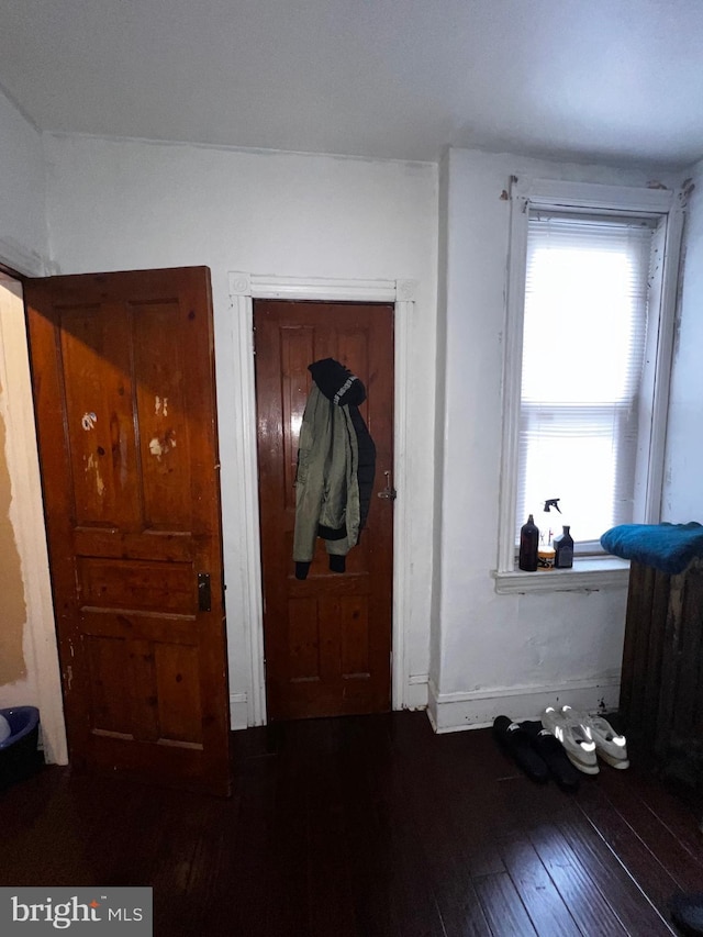 3952 N Franklin St, Philadelphia, PA 19140 - entrance foyer with wood-type flooring and baseboards