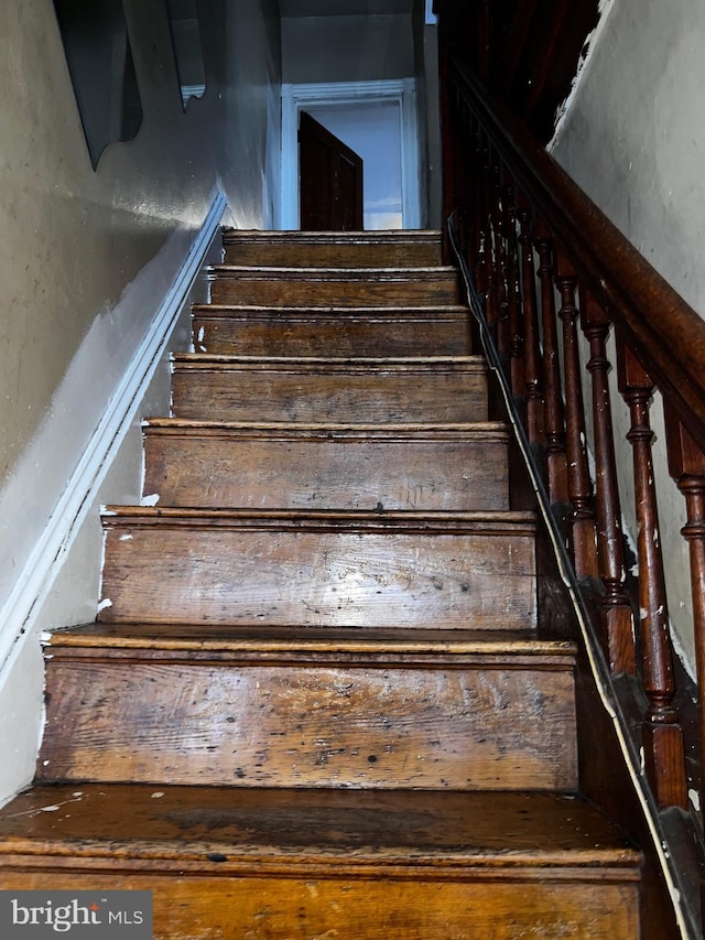 3952 N Franklin St, Philadelphia, PA 19140 - view of staircase