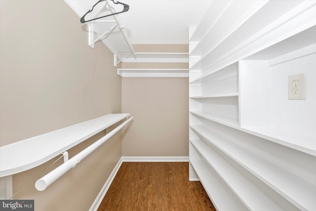 11005 Horseshoe Dr, Frederick, MD 21701 - walk in closet featuring wood finished floors