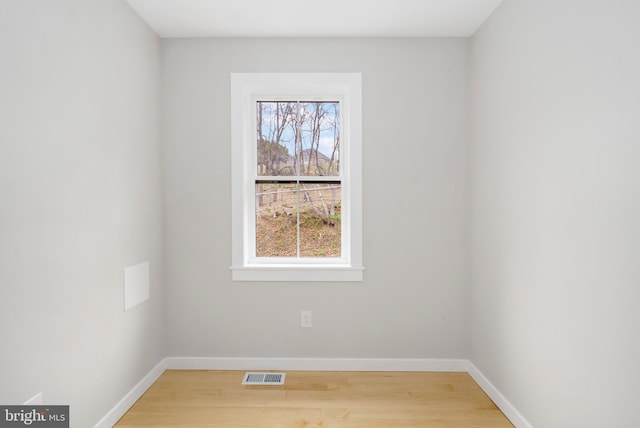 901 E Quaker Bottom Rd, Sparks Glencoe, MD 21152 - unfurnished room featuring light wood-type flooring and baseboards