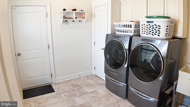 16 Magpie Ln, Princeton Junction, NJ 08550 - laundry room featuring washer and dryer