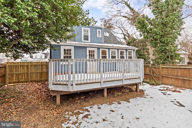 5100 Eugene Ave, Baltimore, MD 21206 - deck with a fenced backyard