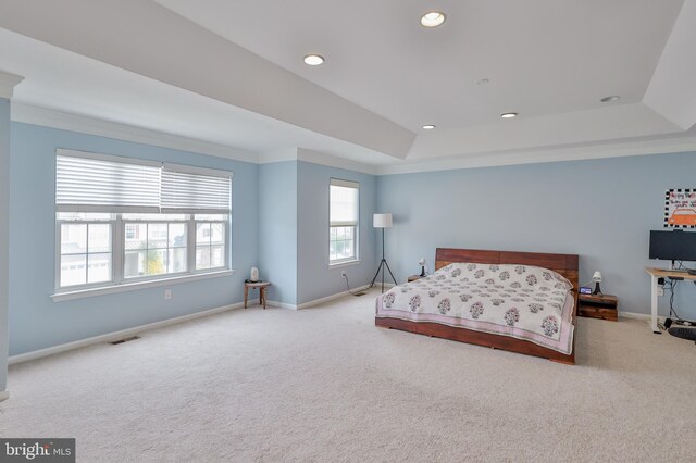 bedroom featuring carpet floors, crown molding, baseboards, and recessed lighting
