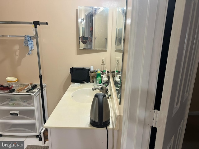 15202 Wetherburn Dr, Centreville, VA 20120 - bathroom featuring vanity