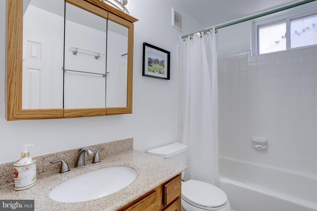 7530 Royce Ct, Annandale, VA 22003 - full bath with toilet, vanity, and shower / bath combination with curtain