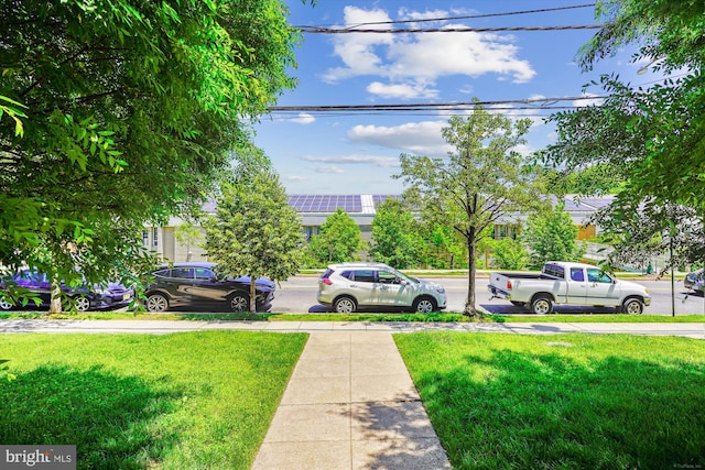 5110 Fort Totten Dr NE Unit P4, Washington, DC 20011 - view of grassy yard