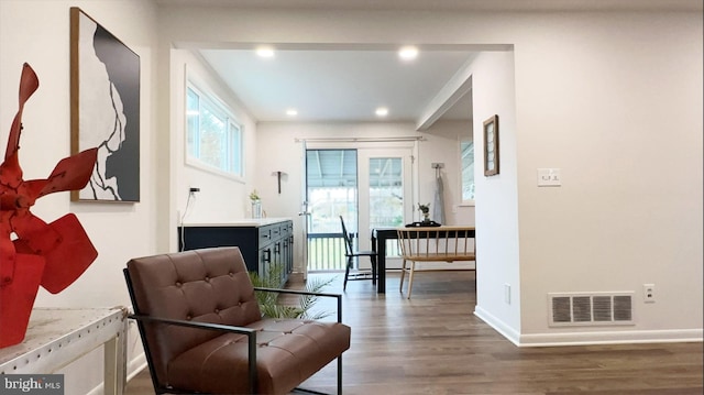 8802 Ashford Rd, Parkville, MD 21234 - living area featuring wood finished floors, baseboards, and recessed lighting