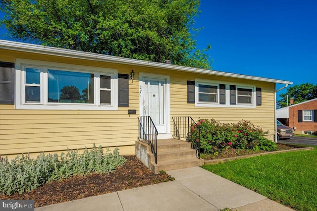 1426 W 11th St, Frederick, MD 21702 - view of bungalow-style house
