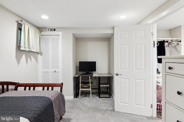 bedroom featuring carpet flooring, recessed lighting, baseboards, and a desk