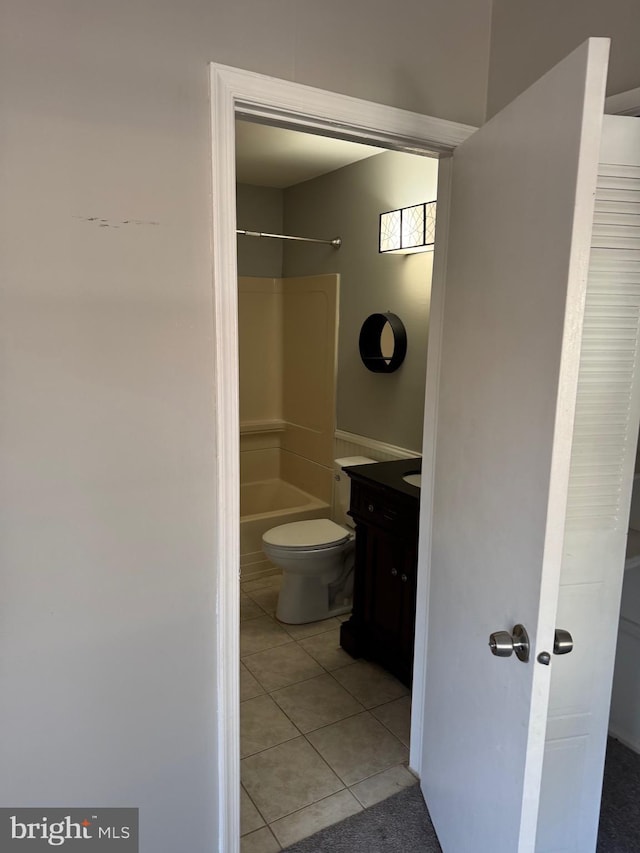 126 Club Pl Unit 126, Absecon, NJ 08205 - bathroom featuring tile patterned flooring, vanity, toilet, and bathing tub / shower combination