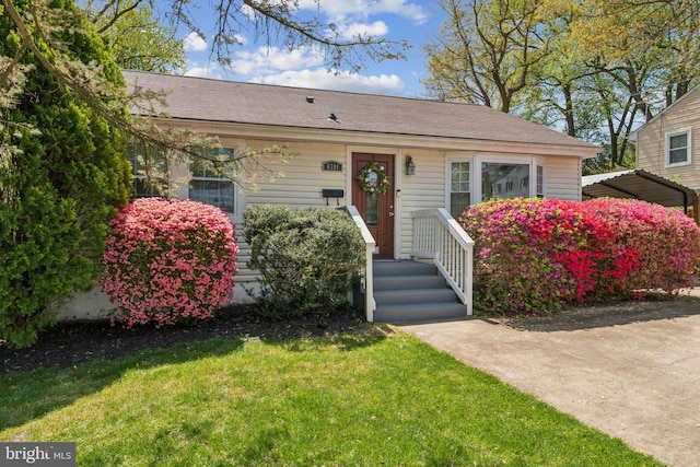 6311 Gentele Ct, Alexandria, VA 22310 - view of front of home with a front lawn