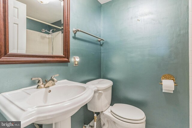 1509 Carlyle Dr Unit 152, Crofton, MD 21114 - bathroom featuring toilet and a sink
