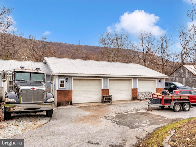 view of detached garage