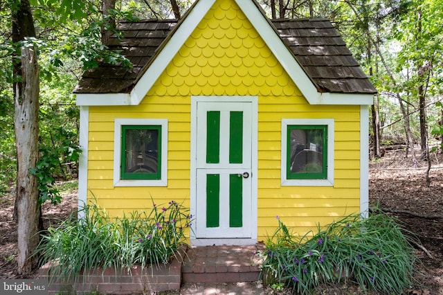 15069 Brown Post Ln, Centreville, VA 20121 - view of outdoor structure featuring an outbuilding