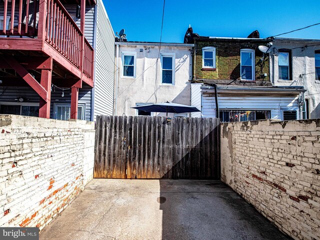 3211 Leverton Ave, Baltimore, MD 21224 - view of side of property featuring fence