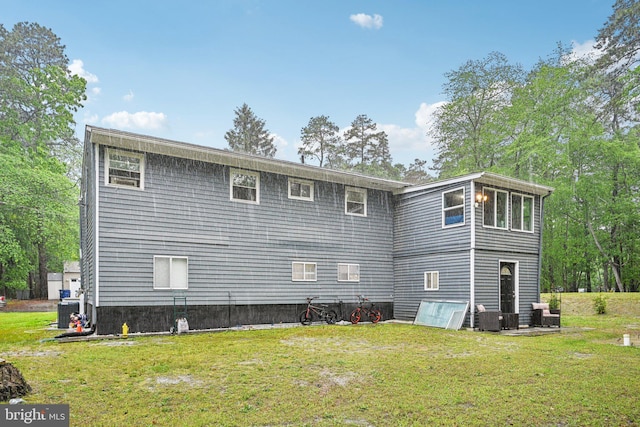 184 Chatham St, Pemberton, NJ 08015 - back of property with a lawn