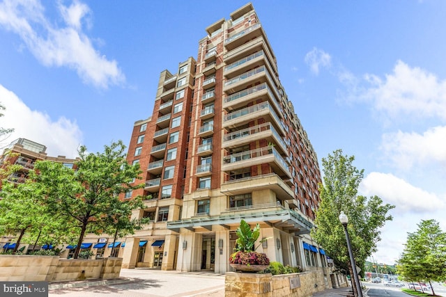 3600 S Glebe Rd Unit 822W, Arlington, VA 22202 - view of apartment building / complex