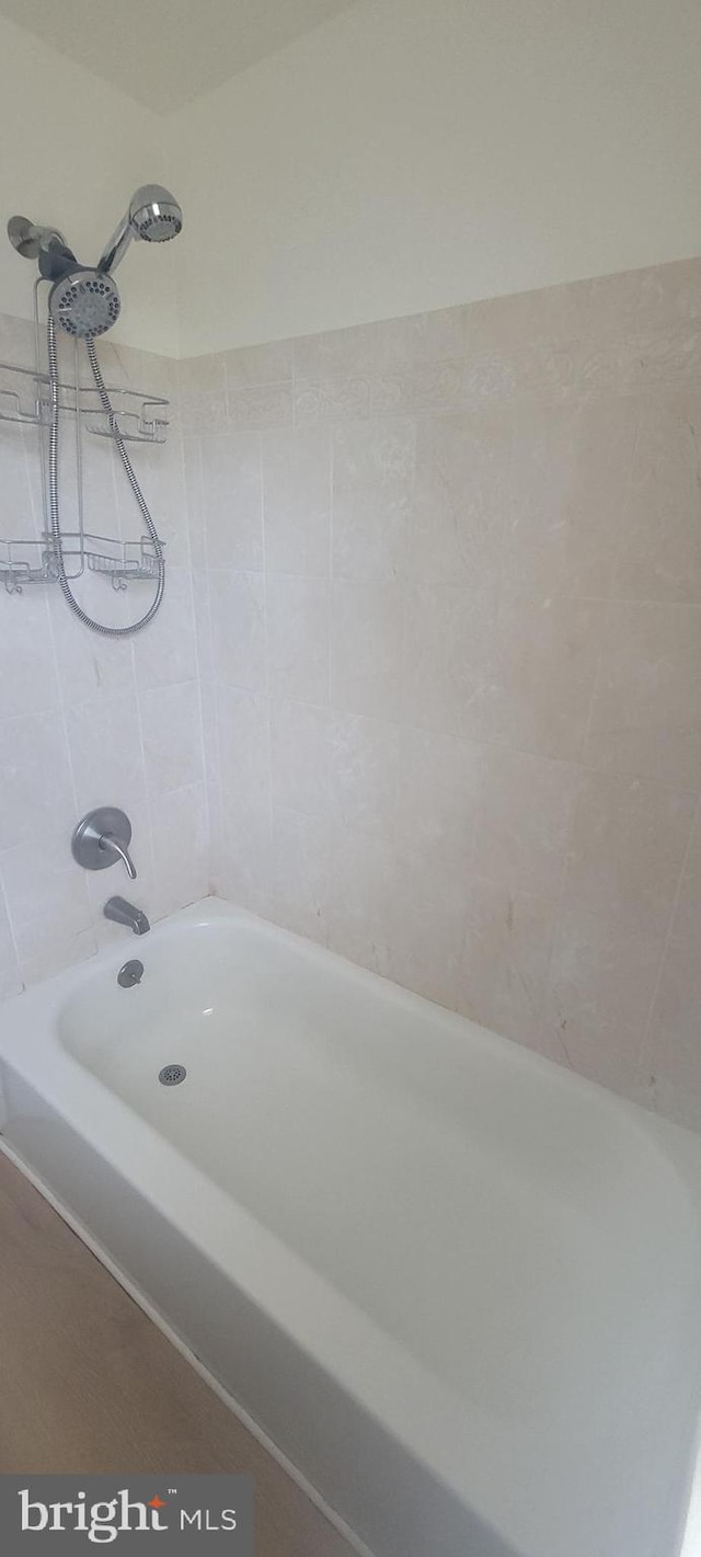 bathroom featuring shower / bathtub combination