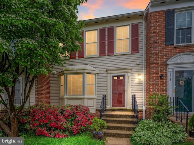 6521 Kemper Lakes Ct, Alexandria, VA 22312 - townhome / multi-family property with brick siding