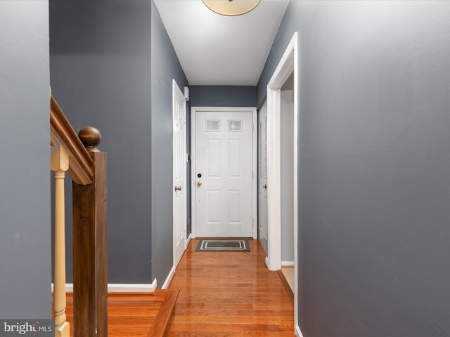 6521 Kemper Lakes Ct, Alexandria, VA 22312 - corridor with light wood-style flooring and baseboards