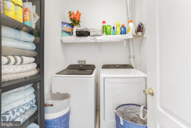 13304 Tivoli Fountain Ct, Germantown, MD 20874 - laundry area featuring independent washer and dryer