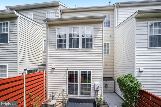 13304 Tivoli Fountain Ct, Germantown, MD 20874 - rear view of property