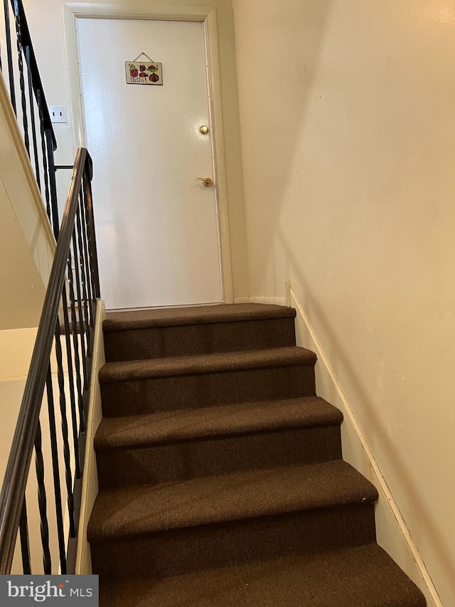 842 Putnam Blvd Unit 60A, Wallingford, PA 19086 - view of staircase