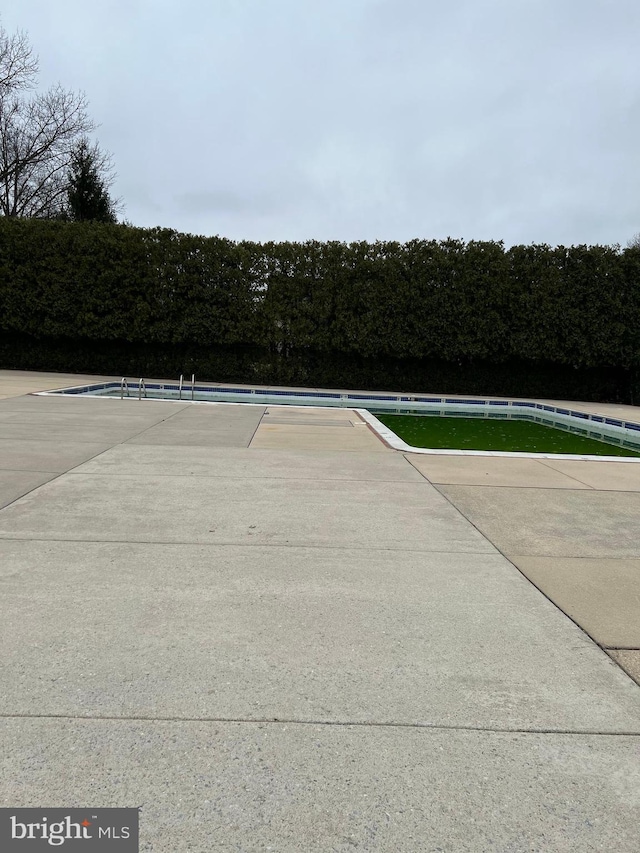 842 Putnam Blvd Unit 60A, Wallingford, PA 19086 - view of community pool