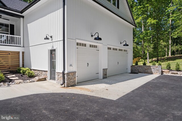 5570 Warren Dr, Huntingtown, MD 20639 - garage with asphalt driveway