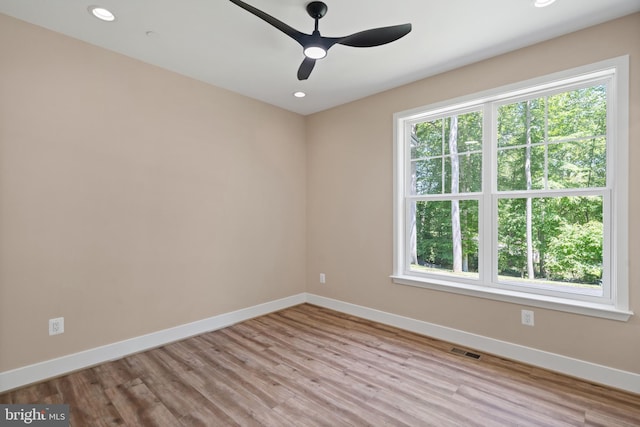 5570 Warren Dr, Huntingtown, MD 20639 - spare room featuring baseboards, a ceiling fan, wood finished floors, and recessed lighting