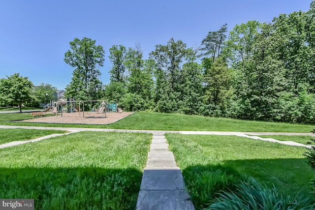 42952 Miltec Ter, Chantilly, VA 20152 - view of green lawn