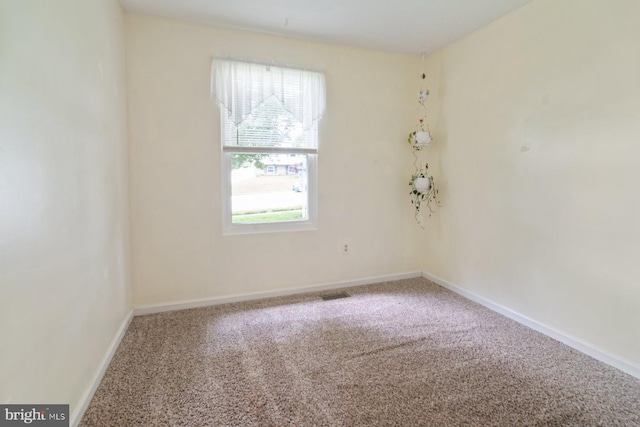 101 George St, Taneytown, MD 21787 - carpeted empty room with baseboards