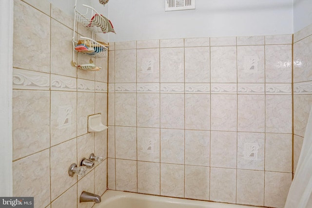102 S Glebe Rd S, Arlington, VA 22204 - full bathroom featuring shower / bath combination