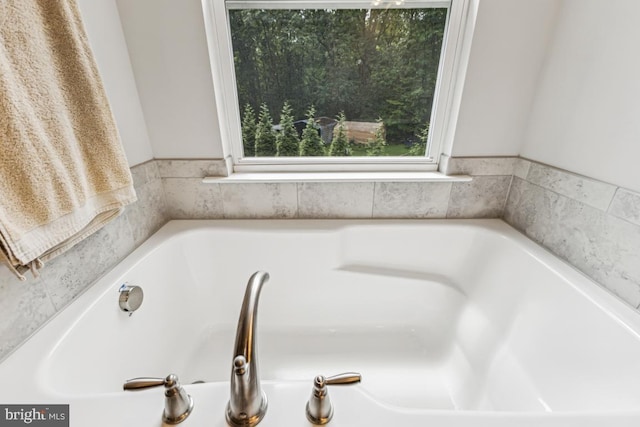 435 Potomac Run Rd, Fredericksburg, VA 22405 - full bathroom with a garden tub