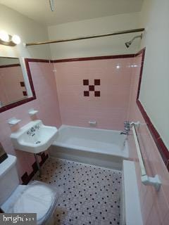 1113 Faunce St, Philadelphia, PA 19111 - full bath featuring toilet, shower / washtub combination, and a sink