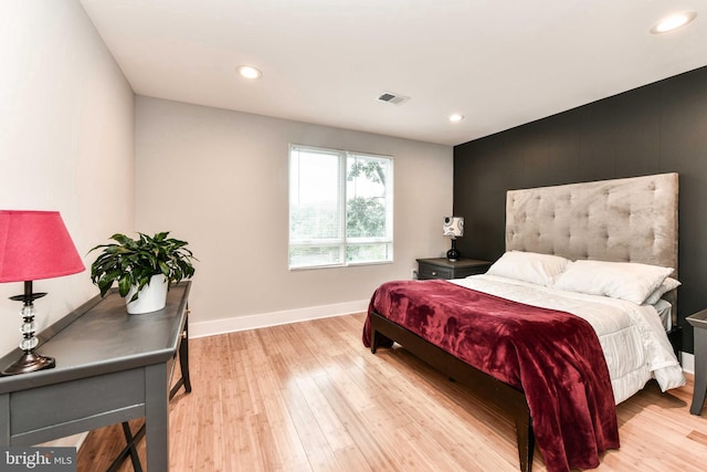 2432 S Culpeper St, Arlington, VA 22206 - bedroom featuring recessed lighting, light wood-style floors, and baseboards