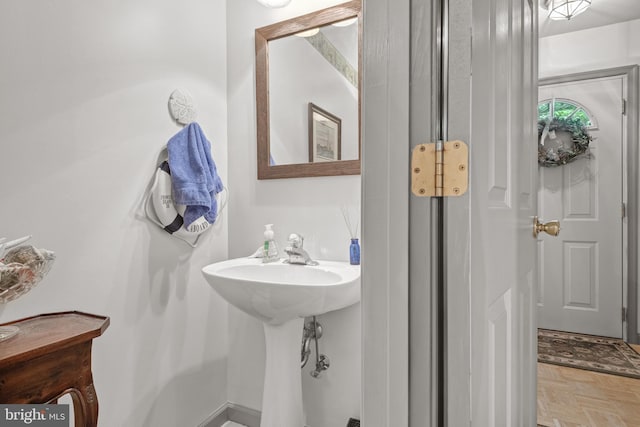 bathroom featuring a sink