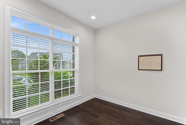 16024 Waterford Crest Pl, Paeonian Springs, VA 20129 - spare room with baseboards, dark wood finished floors, and recessed lighting