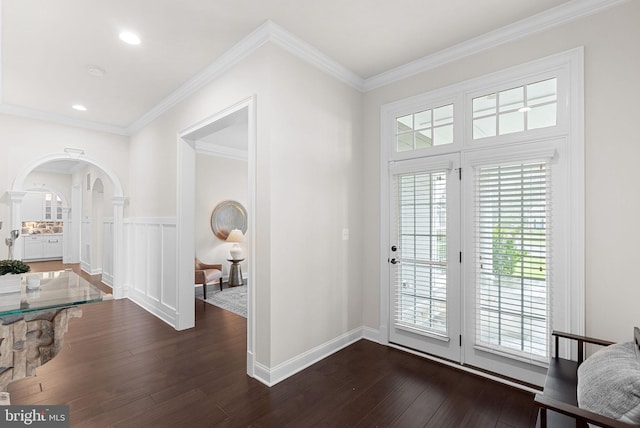 16024 Waterford Crest Pl, Paeonian Springs, VA 20129 - entryway featuring arched walkways, dark wood-style floors, crown molding, recessed lighting, and baseboards