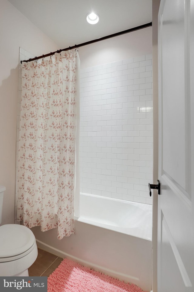 133 Greentree Farm Dr, Dickerson, MD 20842 - bathroom featuring tile patterned flooring, toilet, shower / bath combo, and recessed lighting