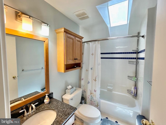 52 Dalton Way, Southampton, PA 18966 - full bathroom with a skylight, toilet, shower / bath combination with curtain, and vanity