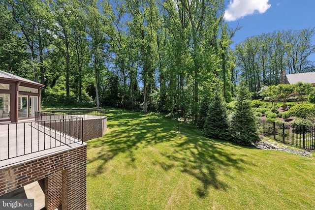 6723 Georgetown Pike, Mclean, VA 22101 - view of yard