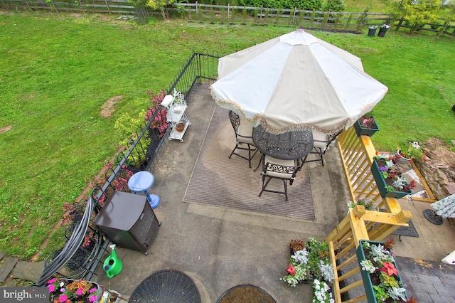 view of patio featuring outdoor dining area