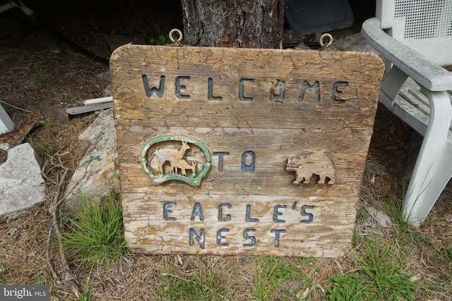 view of community / neighborhood sign