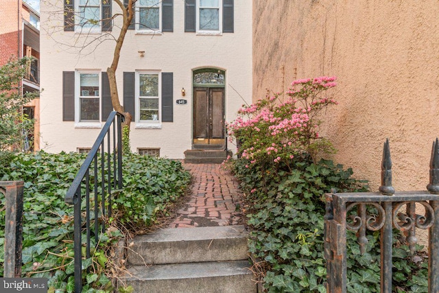 view of property entrance