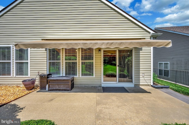 24 Smithfield Way, Fredericksburg, VA 22406 - entrance to property with a patio