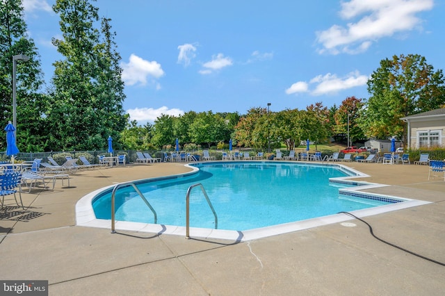 24 Smithfield Way, Fredericksburg, VA 22406 - community pool with a patio