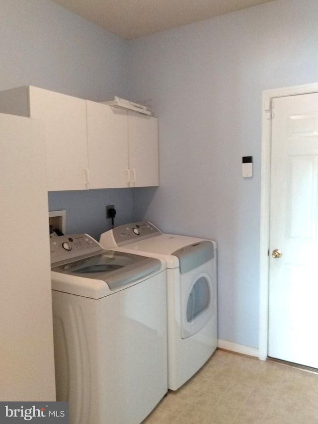 1372 Summerswood Dr, Saint Thomas, PA 17252 - laundry room featuring washing machine and clothes dryer and cabinet space