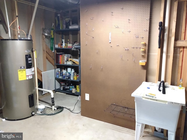1372 Summerswood Dr, Saint Thomas, PA 17252 - utilities with water heater